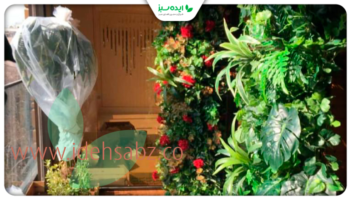 نمونه کار | دیزاین دیوار سبز با گیاهان مصنوعی در بالکن